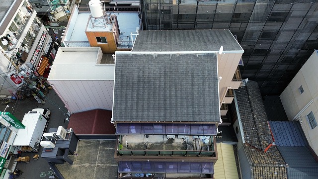 マンション屋根の全体像