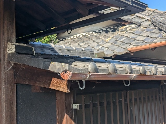 軒天の隙間と軒先