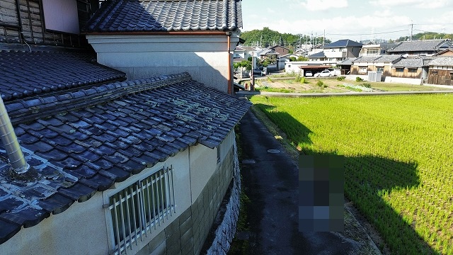 京都市北区で瓦屋根を調査、割れ瓦や谷部の劣化が進んだため葺き替えをご提案