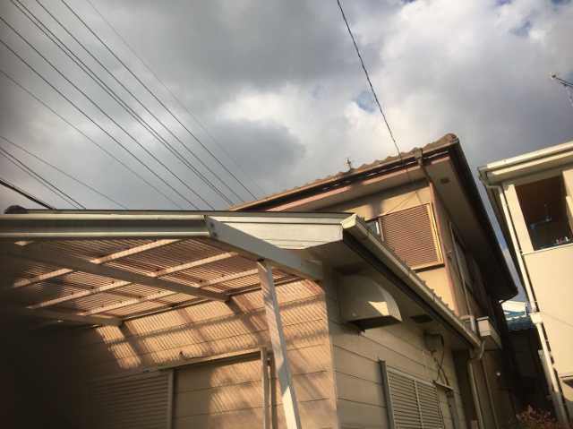 京都市北区で落雷後に確認した巴瓦の割れと欠け、軒先まわりの状態を詳しく点検