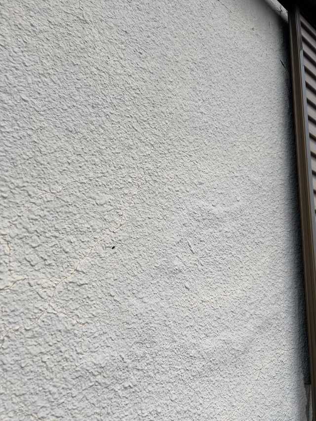 外壁表面の膨れ跡