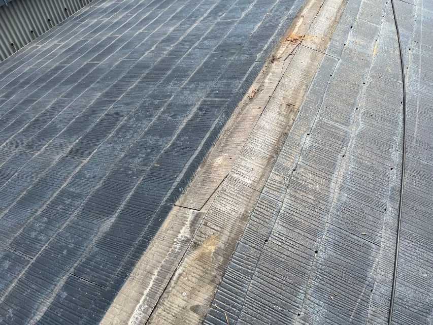 棟板金撤去後の下地