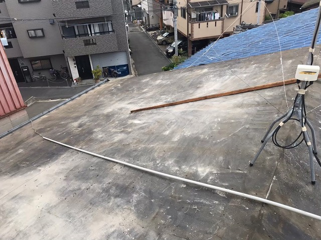 下地確認中の屋根全景