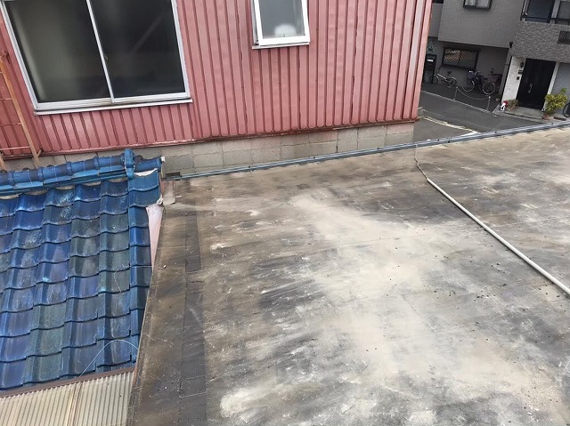 撤去後の広い屋根面