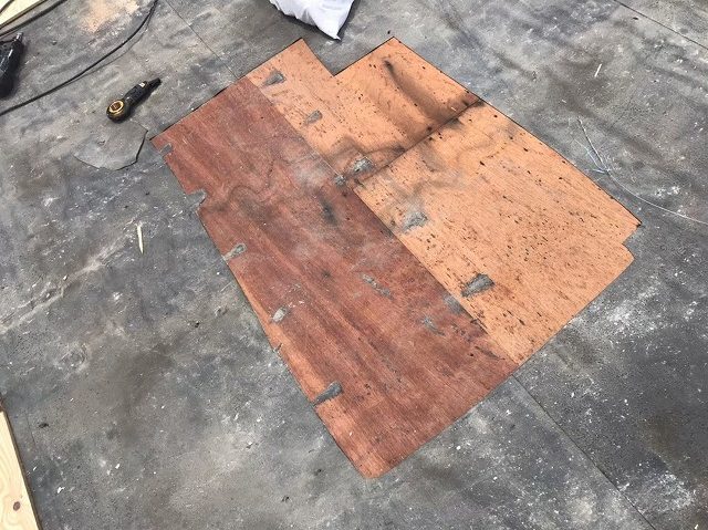 継ぎ足し跡の屋根下地