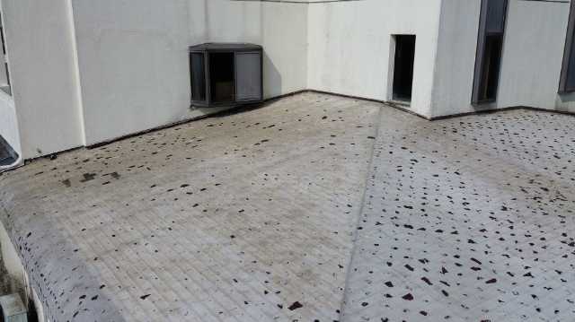 壁際に接する屋根面