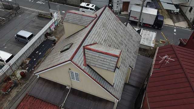 【京都市北区】スレート屋根の調査｜板金の色あせを確認しカバー工事を提案