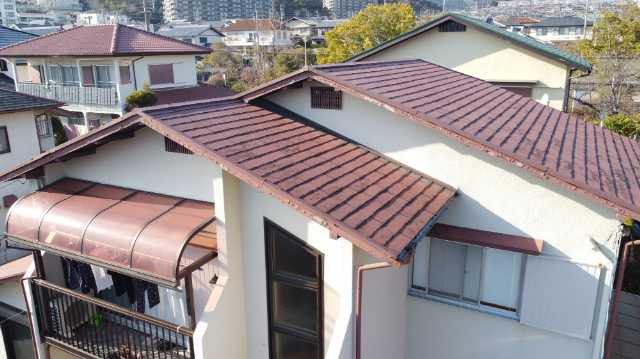 色あせた大屋根