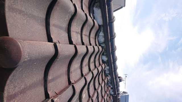 棟際に見える漆喰劣化