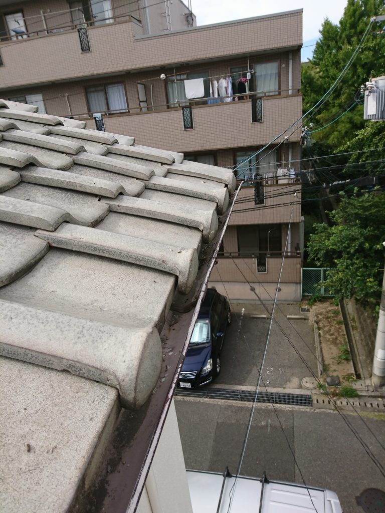 軒先瓦と雨樋の老朽化