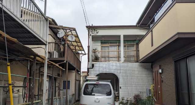 建物正面の外観