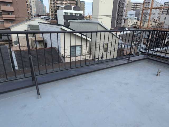 陸屋根外周と手すり