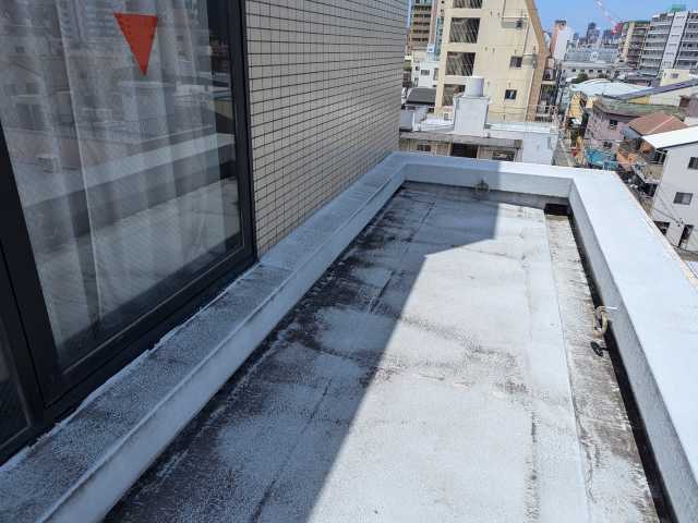 窓際の防水面劣化