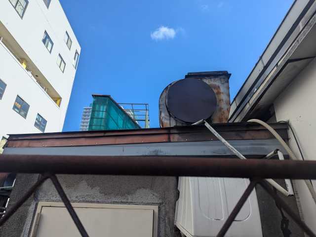 笠木板金と上部設備