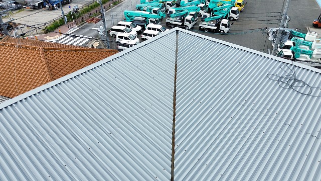 折板屋根の全体状態