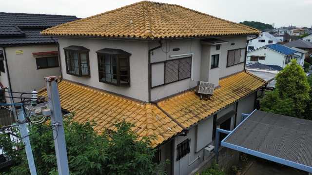 斜めから見た住宅屋根