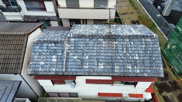 正面側から見た瓦屋根