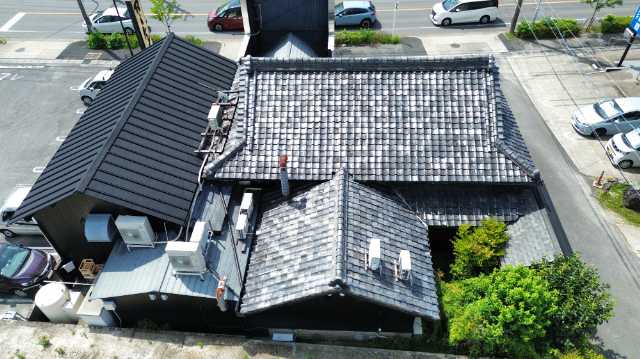 瓦屋根と板金屋根