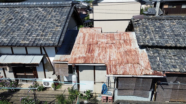 増築部屋根の全景