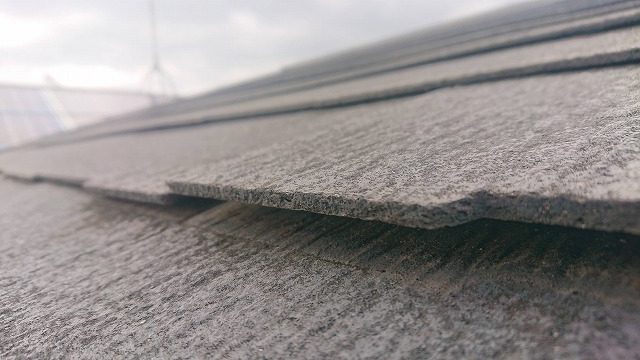 別箇所の屋根材の浮き