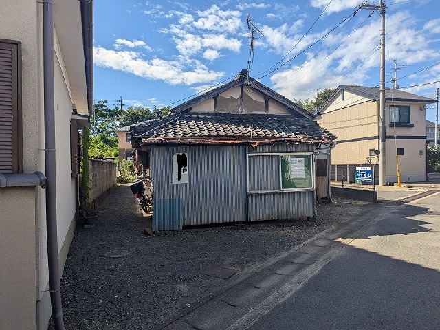 正面から見た増築部