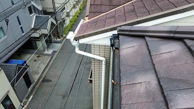 三階屋根先端の雨樋