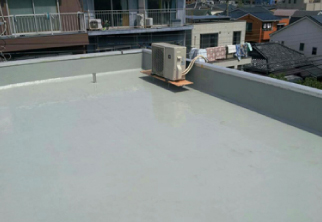 下地から防水層まで一新し見た目も防水も生まれ変わった施工後の陸屋根